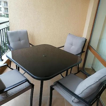 Bright With Parking & Pool Apartamento Sveti Vlas