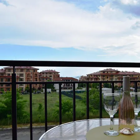 Bright With Parking & Pool Apartamento *