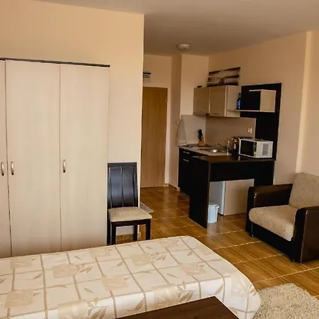 Lejlighed Bright With Parking & Pool *