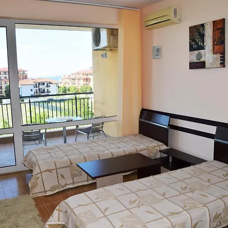 Lejlighed Bright With Parking & Pool *